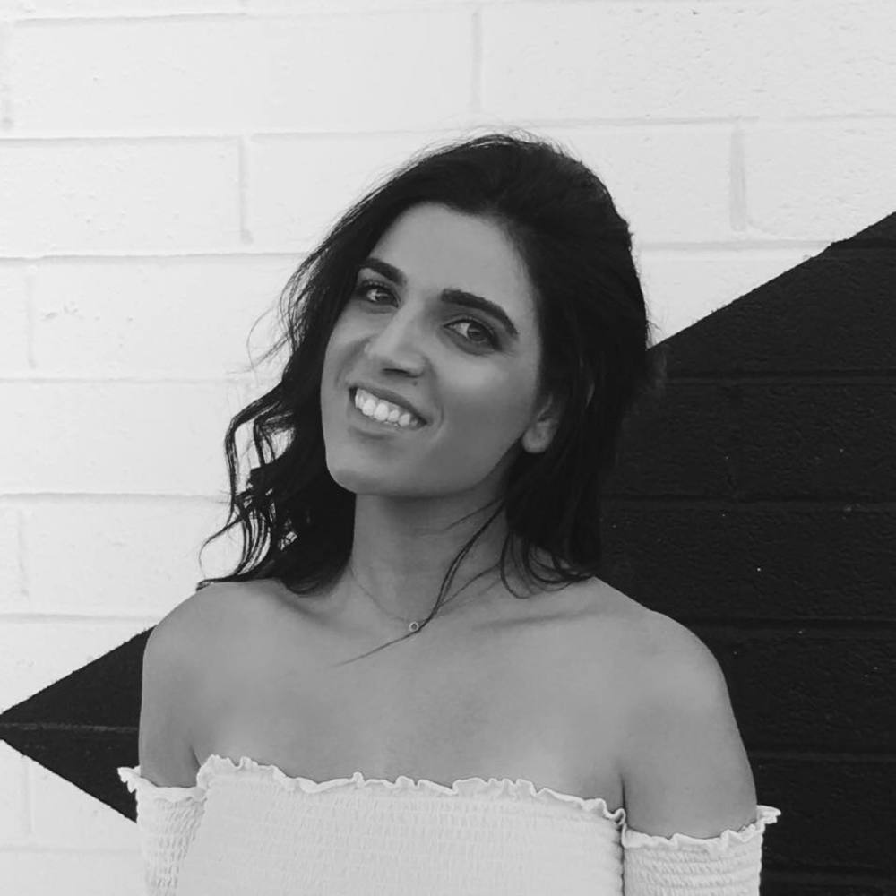 Meet your Posher, Pari-naz